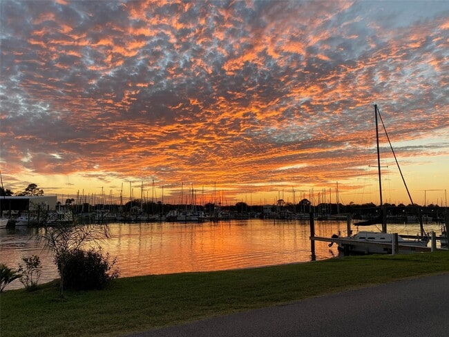 Building Photo - 16 Harbor Ln