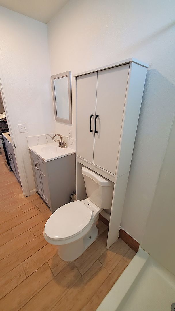 Building Photo - Just remodeled 2 bedrooms and 2 full bathrooms apartment.