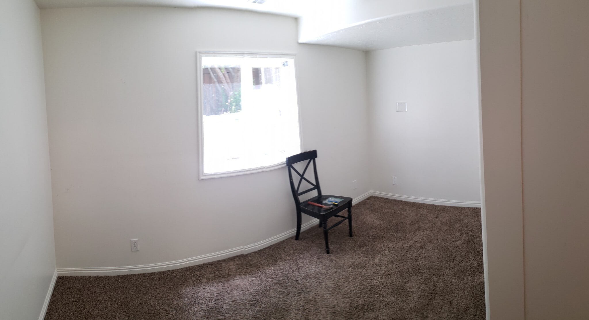 Building Photo - 587 HILLSIDE DR