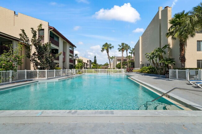 Building Photo - 8601 Huron Ct