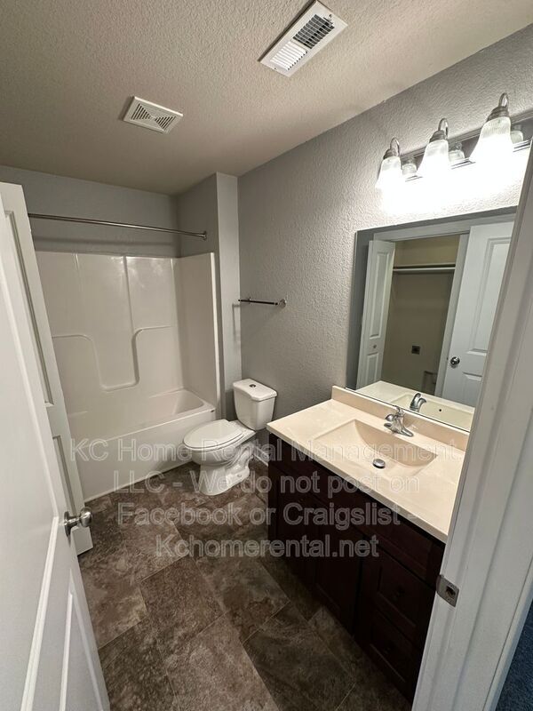 Building Photo - 10540 Kane Dr