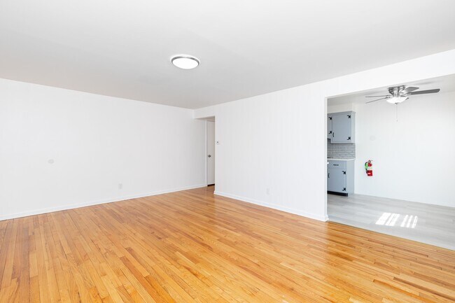 Building Photo - 56 Church St