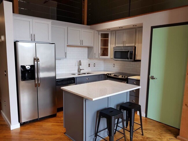 Building Photo - Available NOW- 1-Bd/1Ba in Werthan Lofts