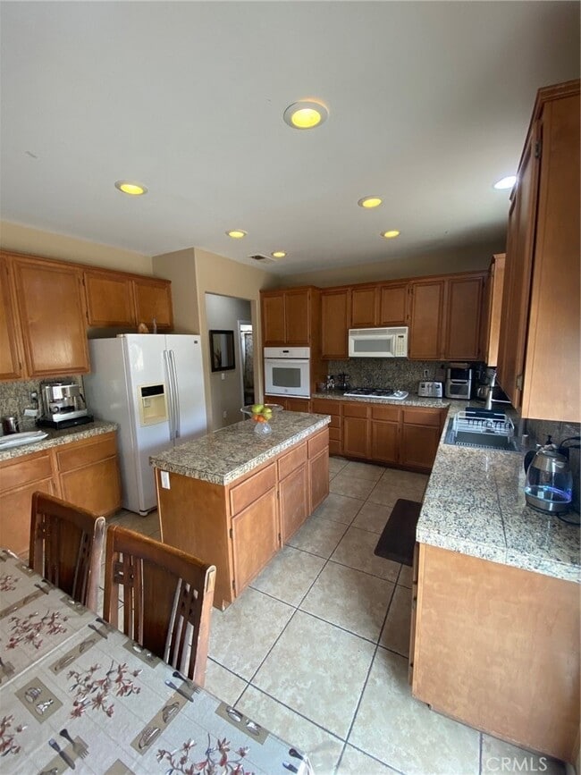 Building Photo - 29156 Oak Creek Rd