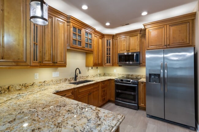 Building Photo - Spacious Kiln Creek Home with Smart Tech, ...