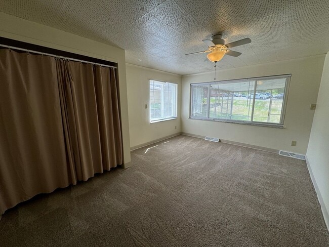 Building Photo - 183 W Patterson Ave