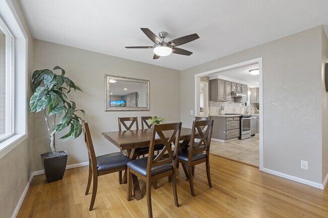 Building Photo - 1627 E Broadway