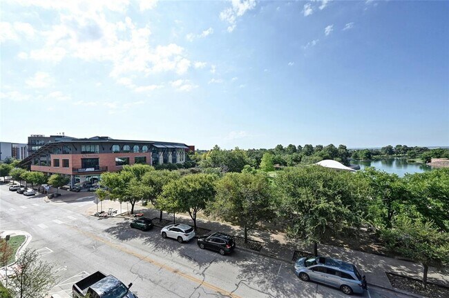 Building Photo - 1701 Simond Ave Ave