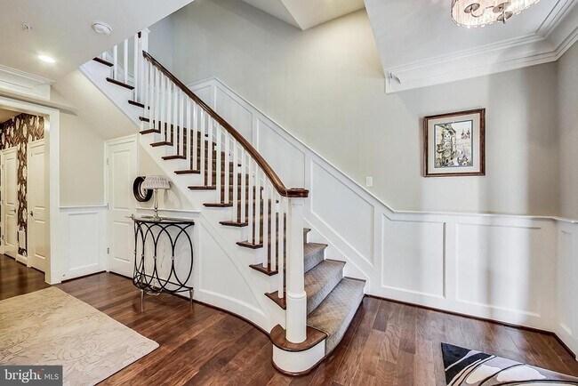 Building Photo - 10821 Symphony Park Dr