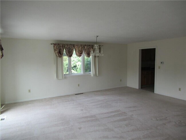 Building Photo - 40 Waterview Dr