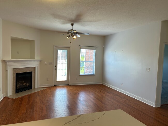 Building Photo - 2444 Glyncastle Way