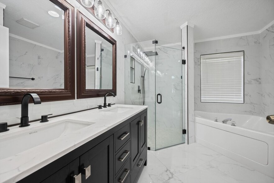 Building Photo - 5450 NW South Crisona Ct