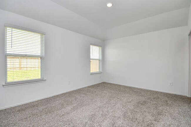 Building Photo - 24430 Elmwood Falls Dr