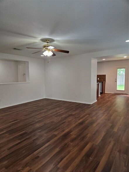 Building Photo - 1124 Hyde Park Dr