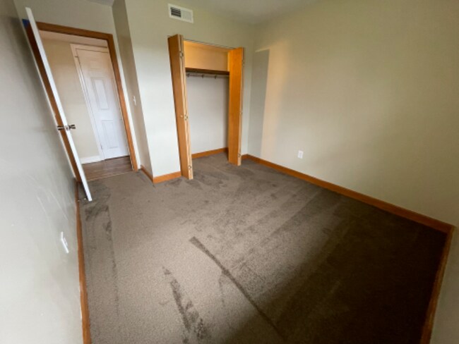 Building Photo - 1811 Marion Manor Dr