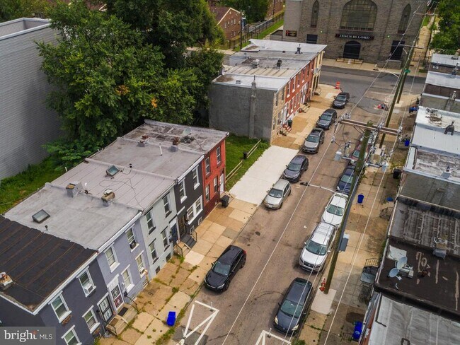 Building Photo - 4219 Wallace St