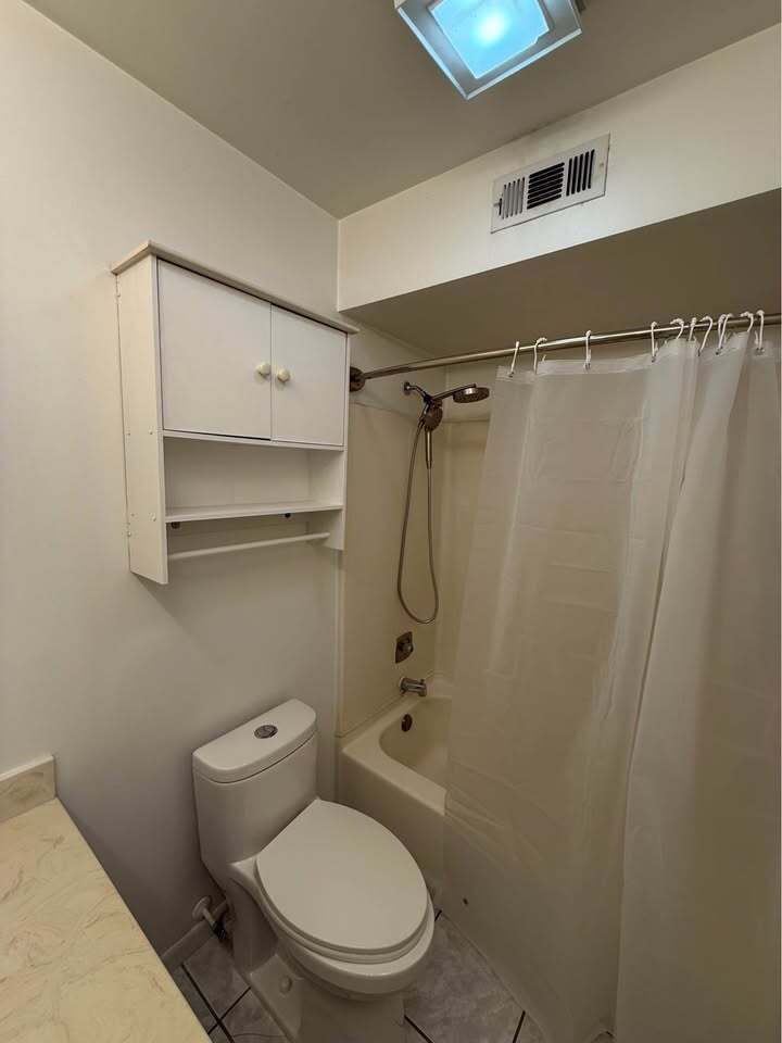Building Photo - 1335 Gifford Ct