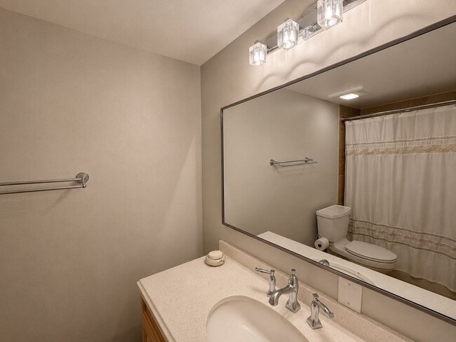 Building Photo - Fully Remodeled Ballard 5 Bed/2 Bath Home w/ A/C!