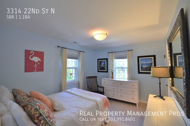 Building Photo - 3314 22nd St N