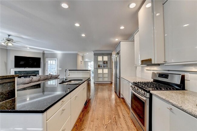 Building Photo - 3871 River Mansion Dr NW