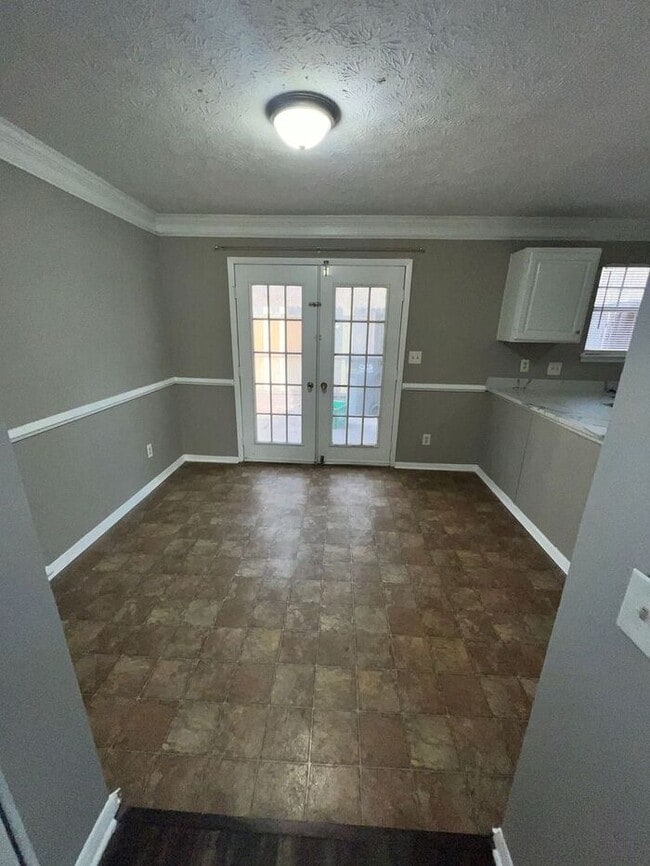 Building Photo - Available now!!! 2 bedroom 2.5 bath town home available in Snellville!!!