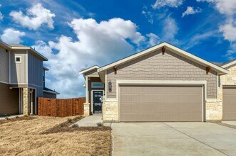 Building Photo - AVAILABLE NOW! GORGEOUS 3 BEDROOM DUPLEX LOCATED IN MIDLOTHIAN ISD!