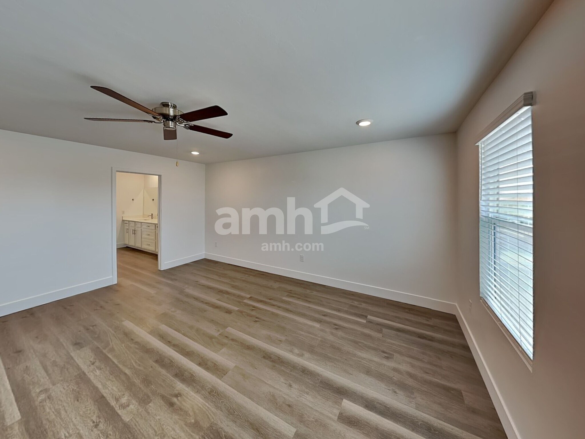 Building Photo - 9535 E Friedel Dr