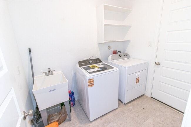 Building Photo - 13411 Lake Willoughby Ln