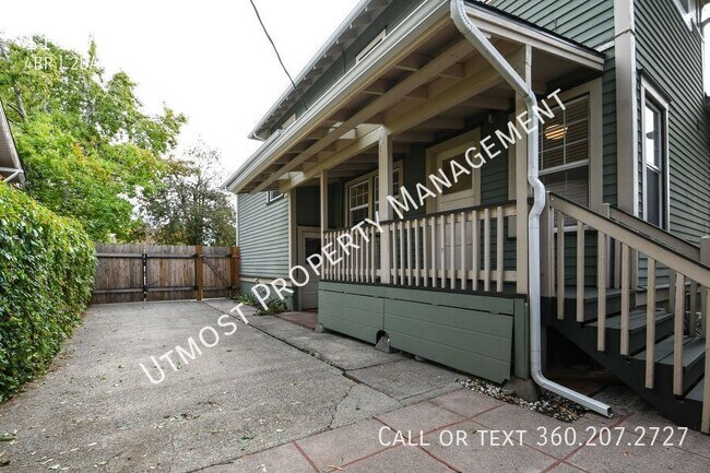 Building Photo - 114 W 23rd St