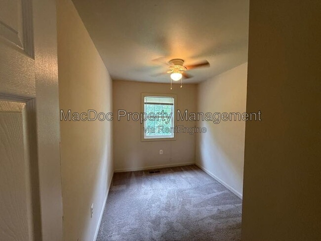 Building Photo - 14611 Earlham Ct