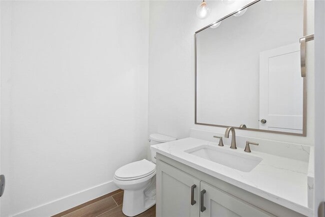 Building Photo - 2801 Wilson Ave