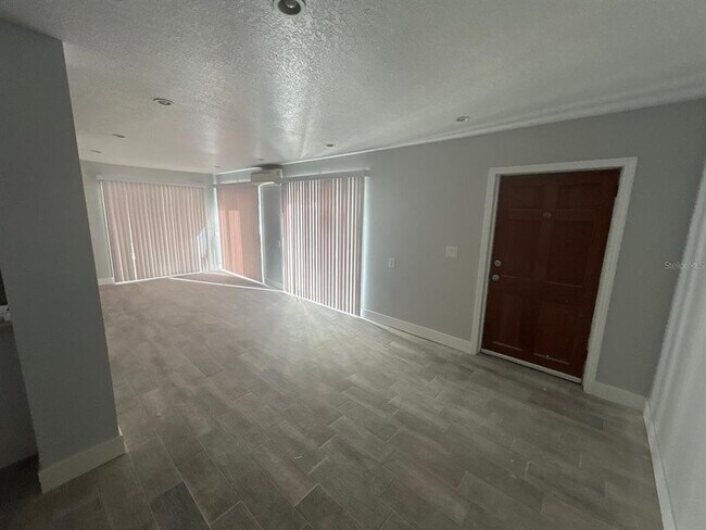 Building Photo - 1209 1st St