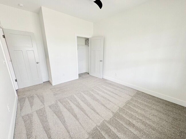 Building Photo - 211 Crooked Cedar Way