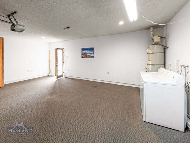 Building Photo - 5820 Caminito Cardelina