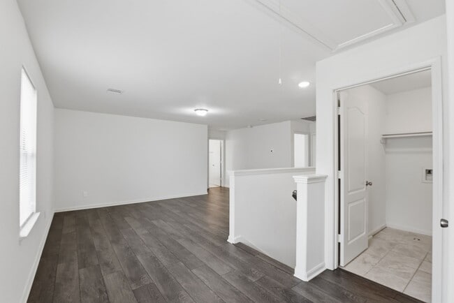 Building Photo - 2518 Boxwood Park
