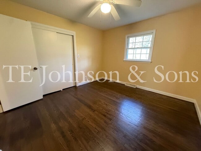 Building Photo - Spacious 4BR Home with Finished Basement, Screened Porch & Garage in Winston-Salem