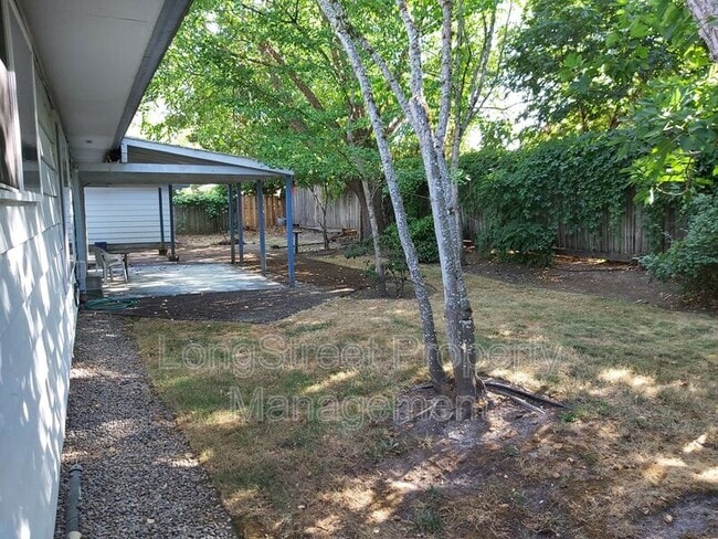 Building Photo - 1530 NW 27th St