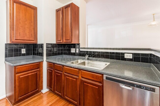 Building Photo - 9875 Dochart Sound Ln