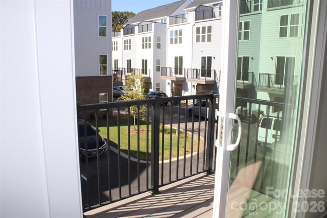 Building Photo - 1340 Hamilton St