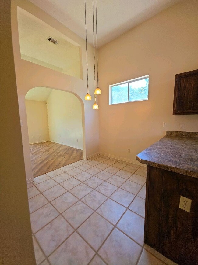 Building Photo - 427 Bristol Cove Rd