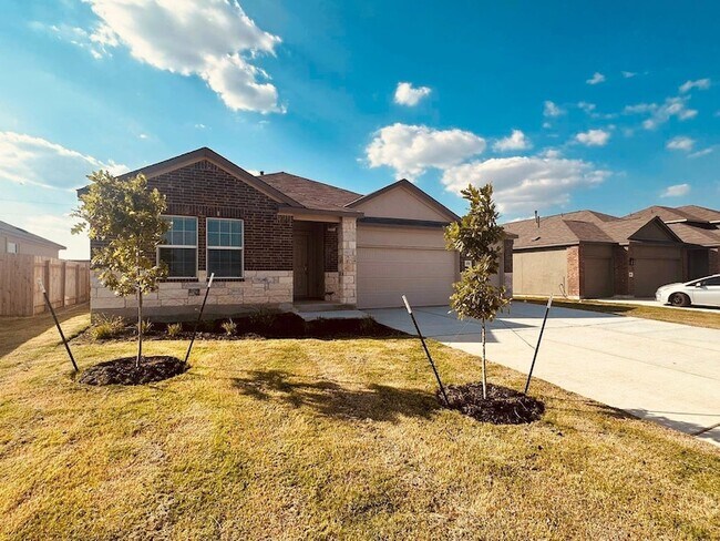 Building Photo - 678 Silver Springs Bend