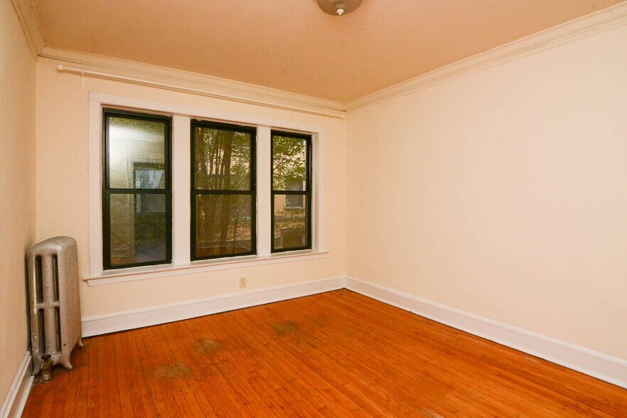 Building Photo - 2336 N Spaulding Ave