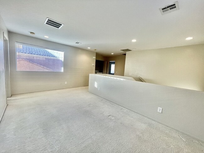 Building Photo - SPACIOUS 3 BEDROOM + LOFT | SILVERSTONE RANCH | GILCREASE ORCHARD VIEWS