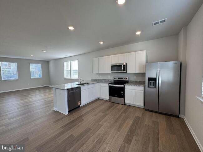 Building Photo - 1408 Sugarplum Ln