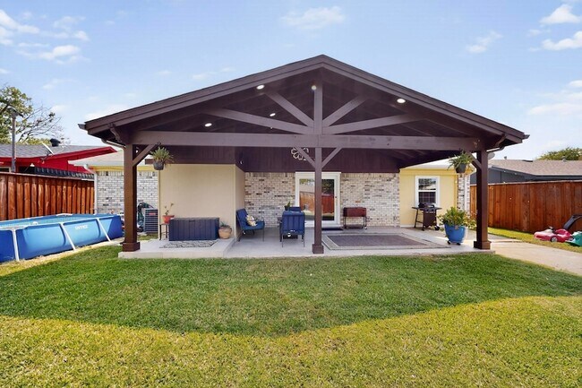 Building Photo - 633 Laguna Dr