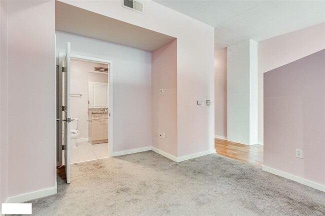 Building Photo - 3324 Peachtree Rd NE