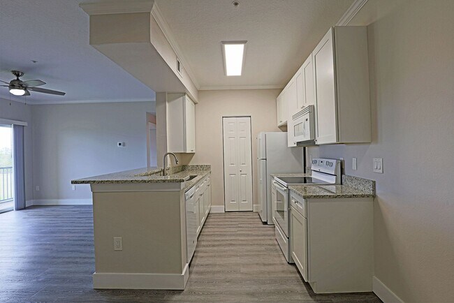 Building Photo - Villa Grand 11480-123