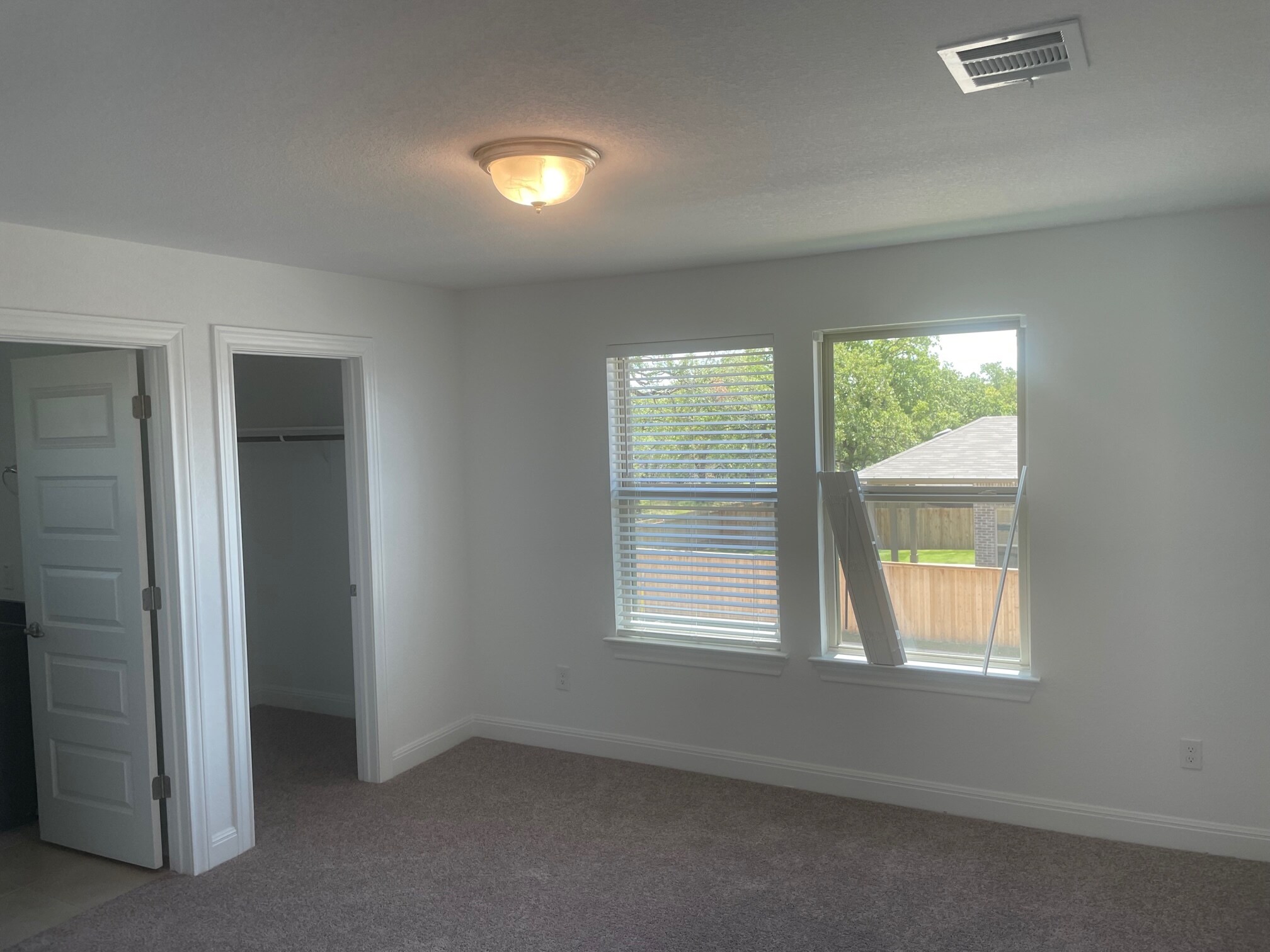 Building Photo - 300 Staunton Dr