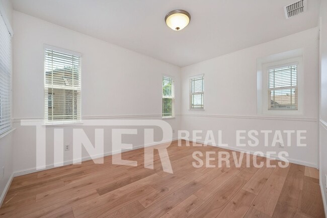 Building Photo - 2469 Kinsella Way