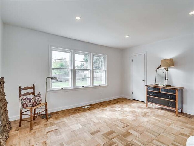 Building Photo - 2708 NW 34th St